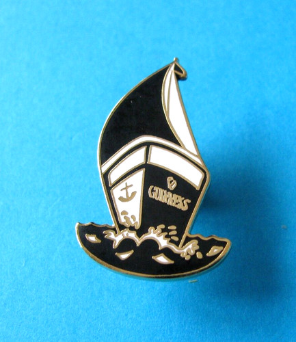 Guinness sailing boat pin - boat,