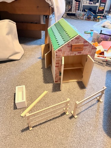 Lottie doll wooden stables - lottie,