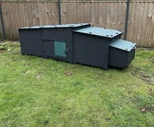 Large plastic chicken coop - plastic,