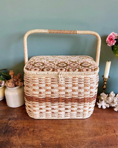 Vintage large wicker - large,