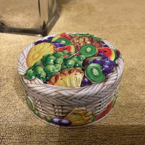 Vtg churchill fruit - 3d,