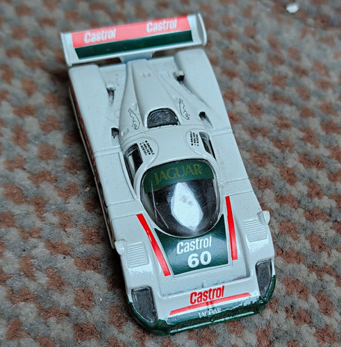 Corgi jaguar xjr9 castrol - corgi,