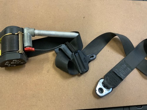 Mercedes front seat belt w124 - mercedes,