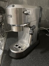 De'Longhi Dedica Pump Espresso Coffee Machine EC685.M Ex-Display.