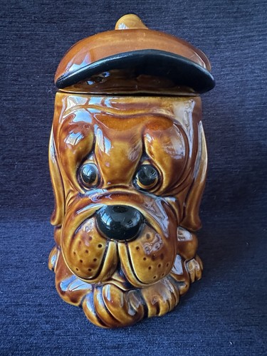 Droopy biscuit jar - biscuit,