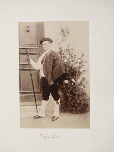 Man basque costume beret - beret, staff
