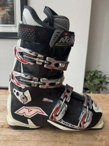 Nordica speed machine - 8, flex
