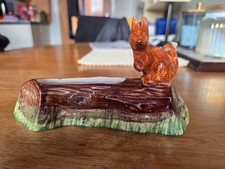 Paramount Pottery Squirral on