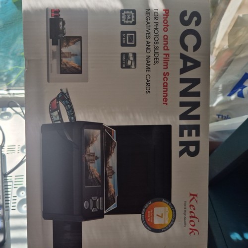 Film scanner converts 135 110 - film, 135/110