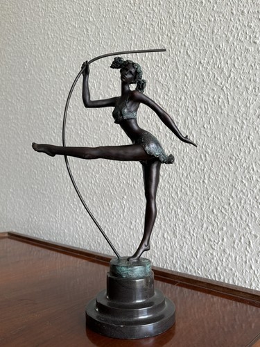 Milo bronze figurine - milo,