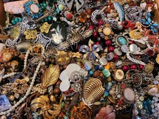 Massive Job Lot Of (BROKEN -TANGLED) Vintage & Modern Costume Jewellery - 7 KG