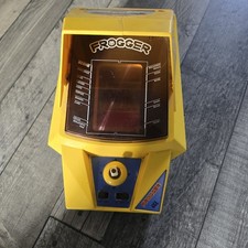 CGL Konami FROGGER Tabletop