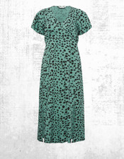 Ex Women’s Short Sleeve Green Leopard Tea Dress in Green