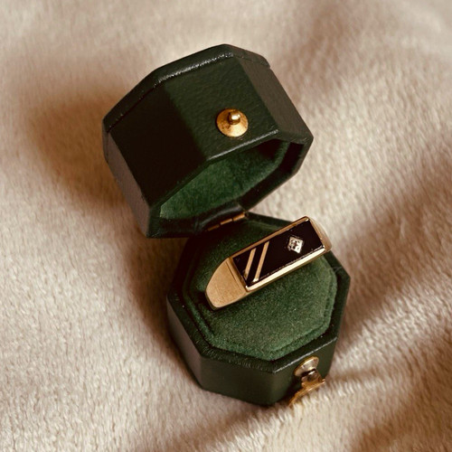 Men 9ct gold signet - signet, ring