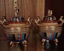 Vintage Hand Painted Pot Pourri/Incense Porcelain Foo Dog Lid Caskets From Japan