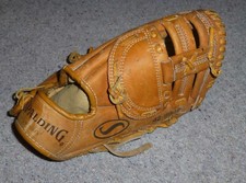 VINTAGE LEATHER SPALDING CARL YASTRZEMSKI BASEBALL GLOVE, RIGHT HANDED THROWER