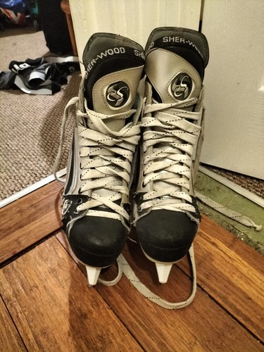 Ice hockey boots size - hockey,