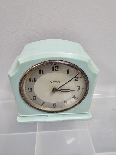 Smiths blue bakelite clock - smiths,