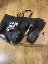 Dr. Martens Adrian Quad Mono