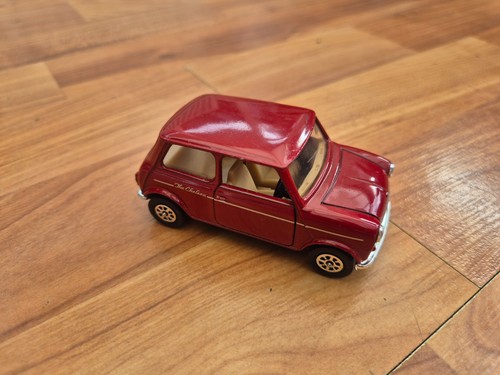 Corgi classics red mini - classics, 1/36