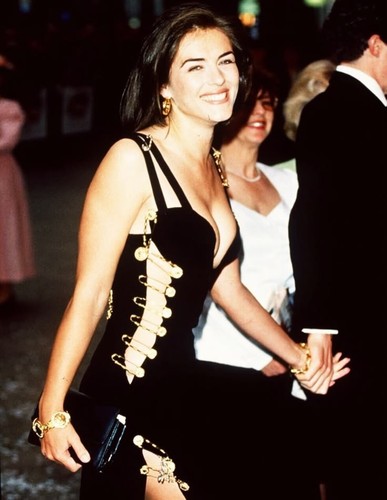 Photograph elizabeth hurley - photograph,,