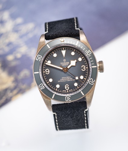 Tudor black bay bronze 2024 - black,