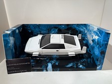 AUTOART 1:18 JAMES BOND LOTUS ESPRIT TYPE79 SUBMARINE THE SPY WHO LOVED ME 75306