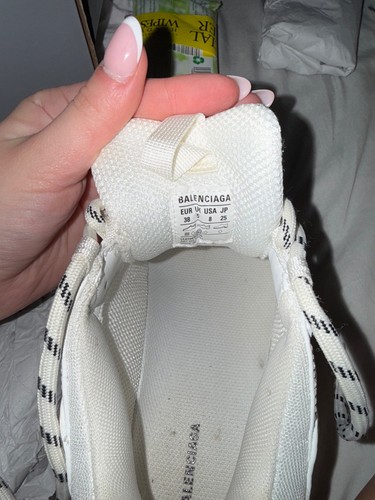 Size balenciaga triple s - 5,