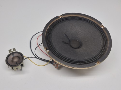 Sony bookshelf speaker and - 8",