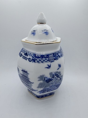 Ringtons blue white ginger jar - white,