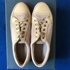 Timberland beige lace-up plimsolls, size 6, pre-worn good condition