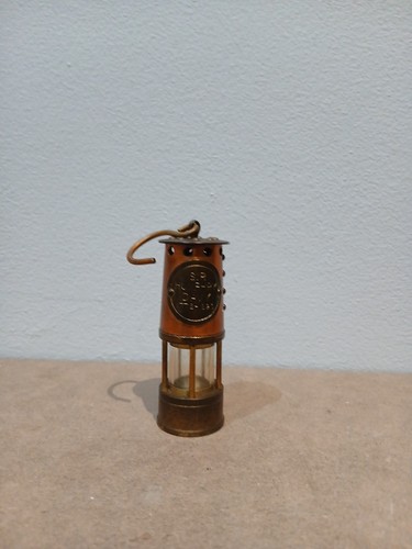 Humphrey davey miniature - humphrey,