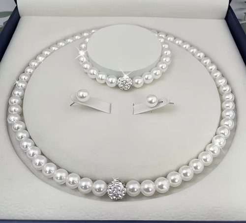 Round white freshwater pearl - round,