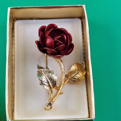 Exquisite red rose - red, brooch