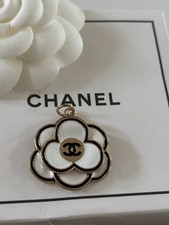 Chanel Paris large White Flower CC Charm /zip pull /single button part