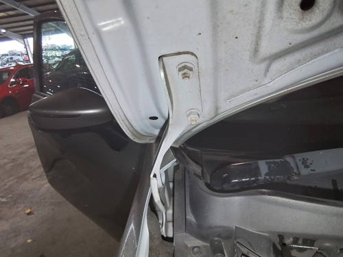 Bonnet hinge nissan note - hinge,