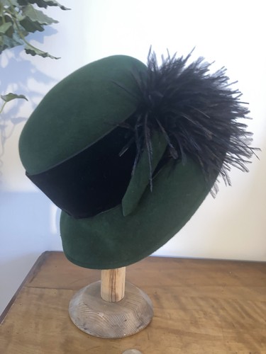 Green felt hat never worn - worn, *