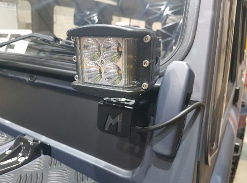 Land rover defender - land, bulkhead