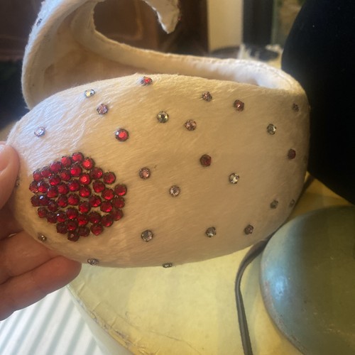 Vintage three head pieces