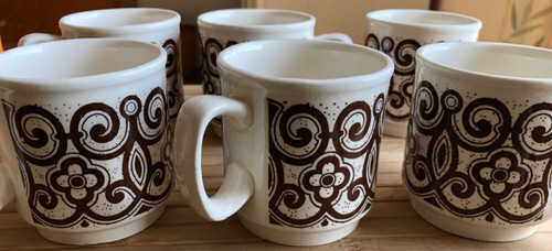 Biltons pottery six - pottery,,