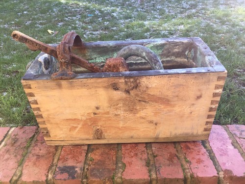 Old style toilet cistern - style,