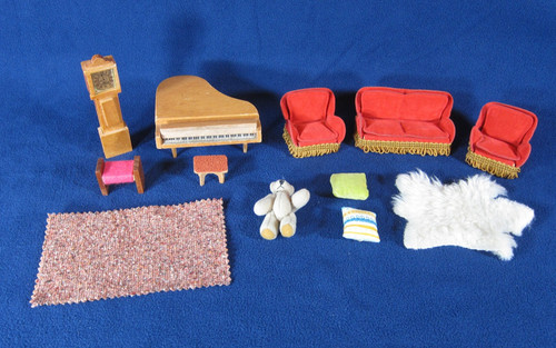 Job lot dolls house - job,