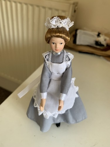 Dolls house old fashioned - dolls,
