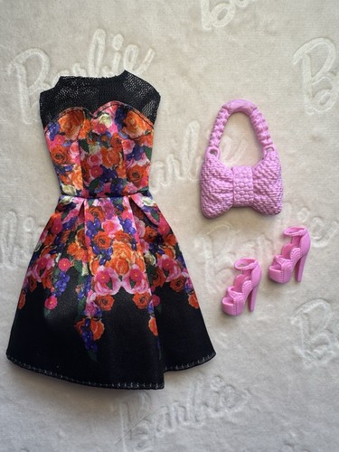 Barbie doll clothes bundle - clothes,