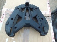 Givi M7 monokey mounting plate in good condition comes with fasteners.