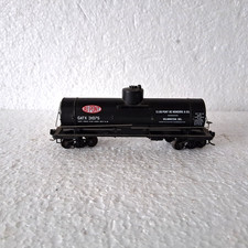 Red Caboose HO Scale Du Pont Tank Wagon.  VGC REF MM21