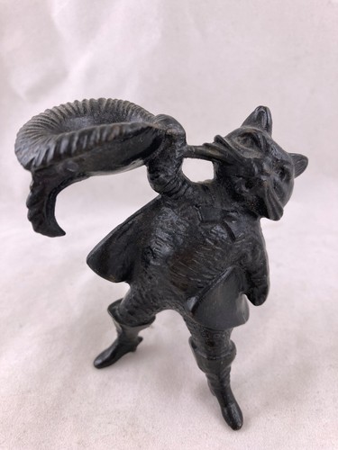 Puss boots cast iron - ‘n’,
