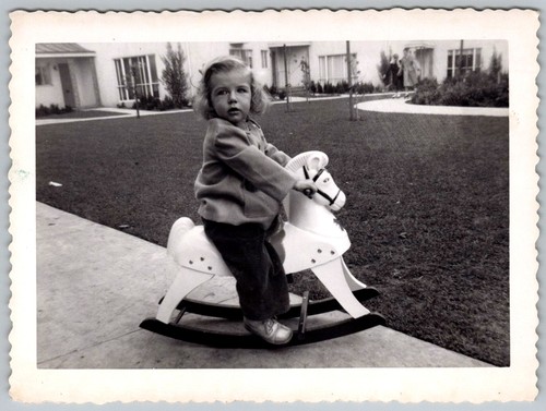 Vtg snapshot cute toddler - vtg, b&w