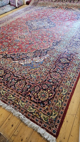 Extra large hand - knotted, wool