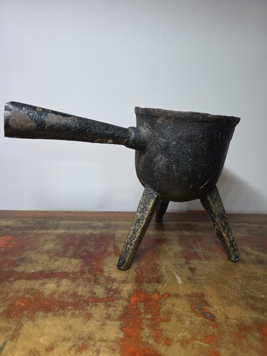 Antique cast iron posnet lead - antique,
